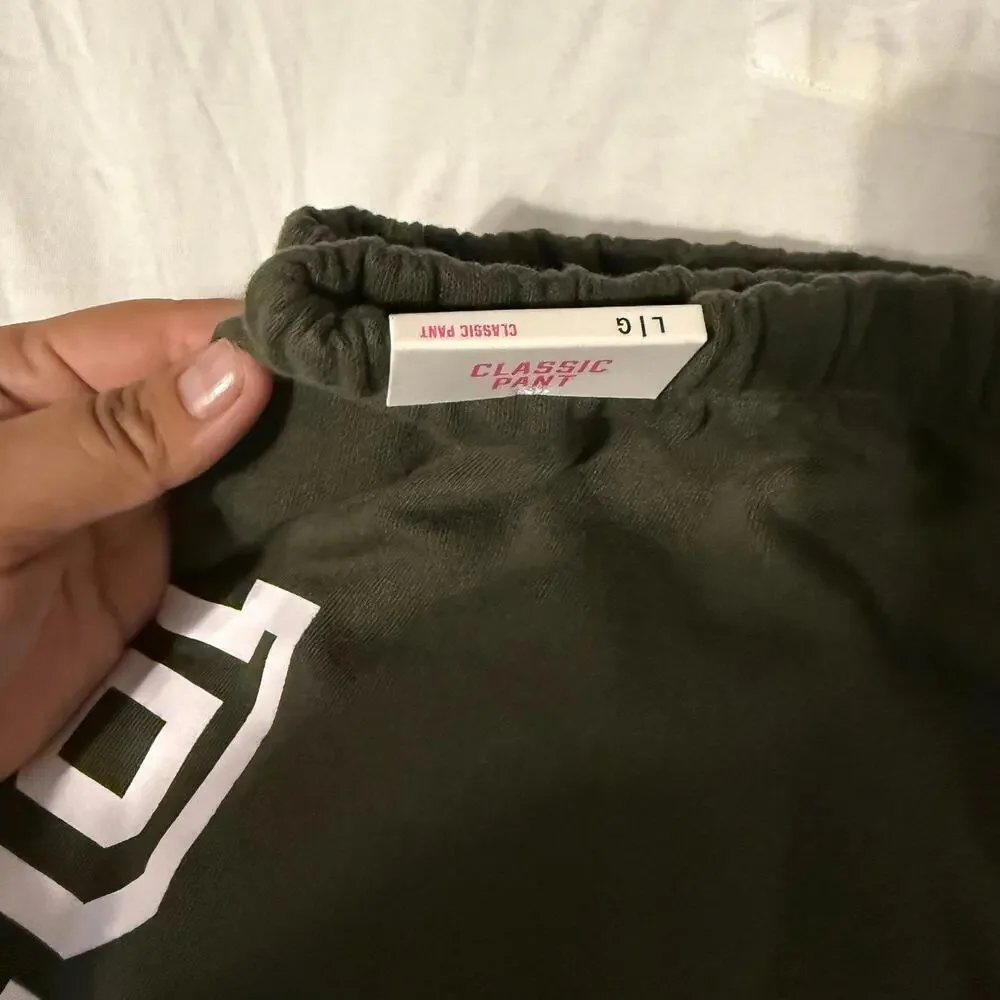 PINK Victoria Secret T-Shirt and Pants Set [COPY] - Picture 3 of 6